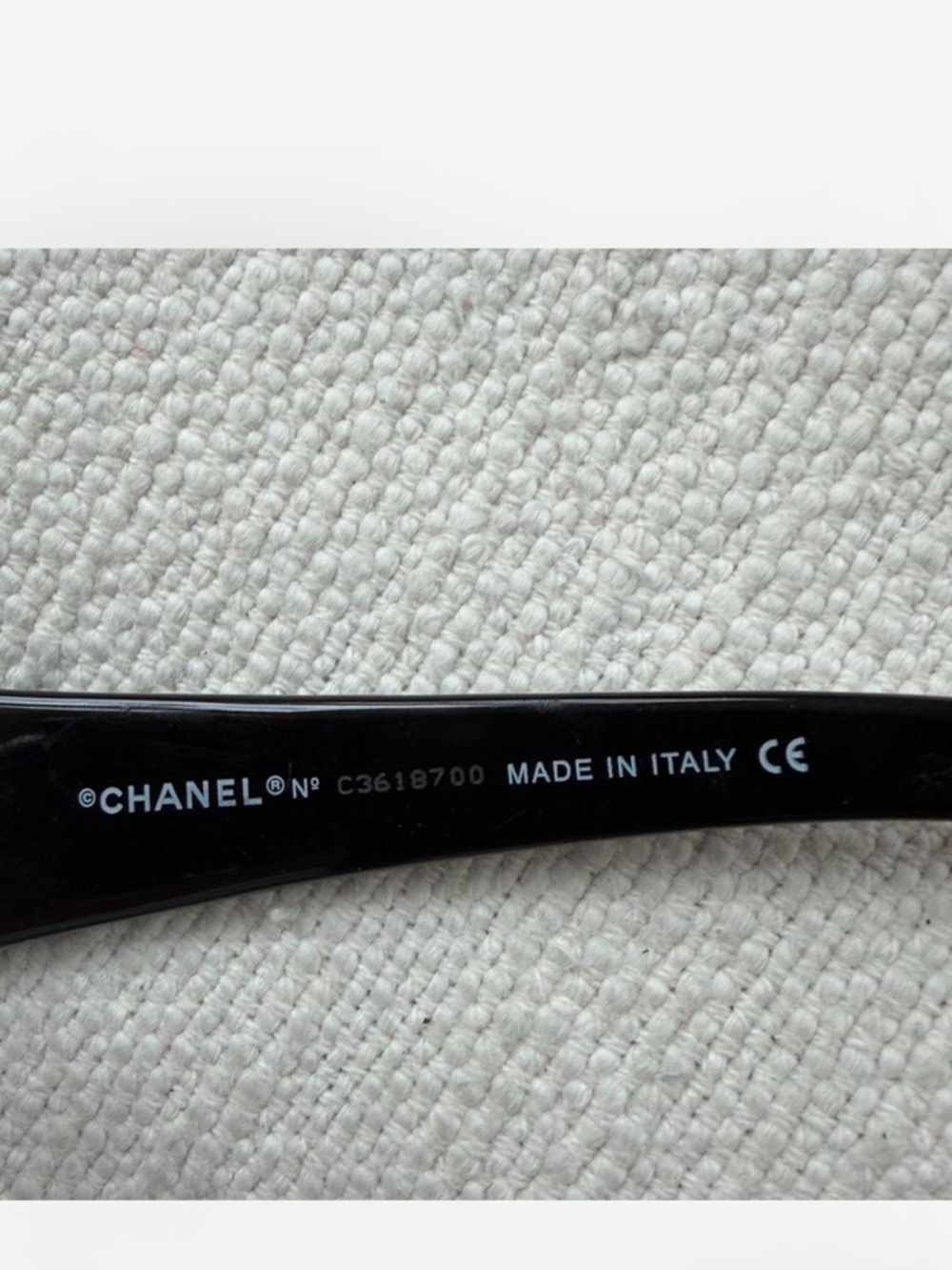 CHANEL - Picture 5 of 8